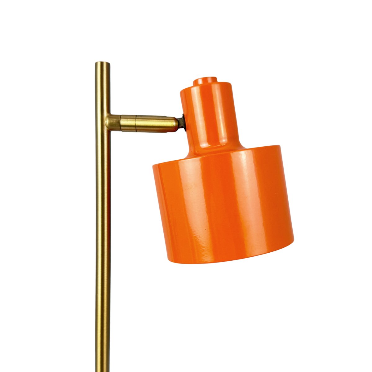 Ocean Mini 28cm Orange tragbare Von Dyberg Larsen - Die Ocean Mini ist eine kompakte und wiederaufladbare Version der beliebten Tischleuchte, die Retro-Design mit moderner Funktionalit&auml;t vereint.