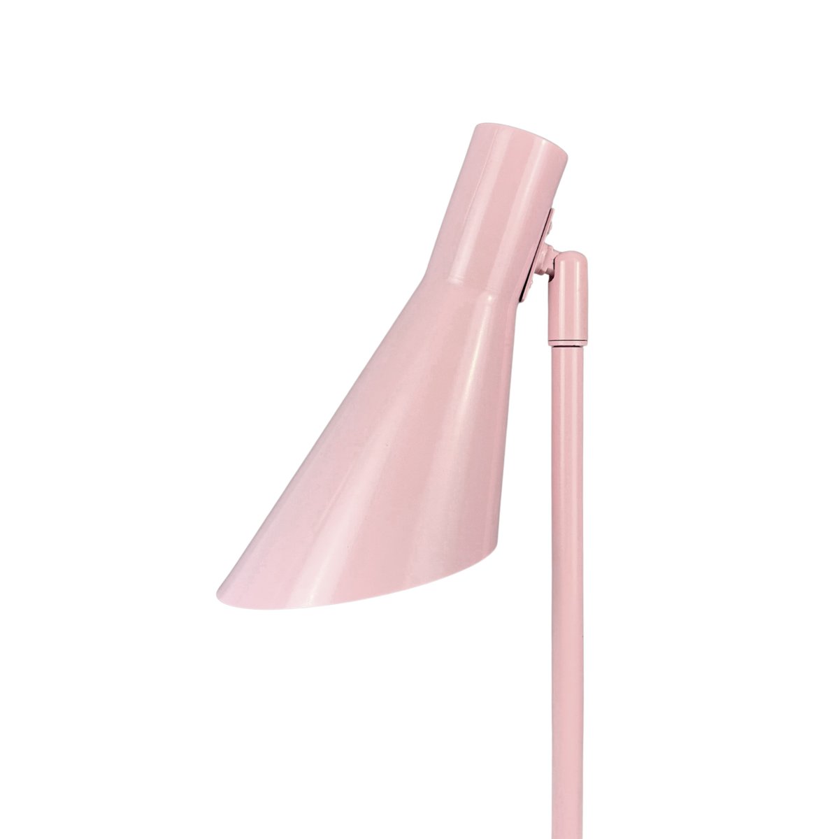 DL12 Mini 40cm Rosa schreibtischlampe Von Dyberg Larsen - Ihr Schirm ist dreh- und neigbar, sodass Sie das Licht ganz einfach nach Bedarf ausrichten können.