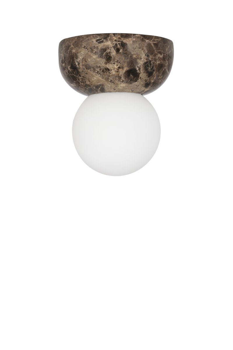 Torrano Ø13 Brauner Marmor badezimmerlampe Von Globen Lighting - Nutzen Sie sie neben dem Spiegel, an der Decke oder kreieren Sie Ihr eigenes, spannendes Arrangement aus mehreren Stücken an der Wand.