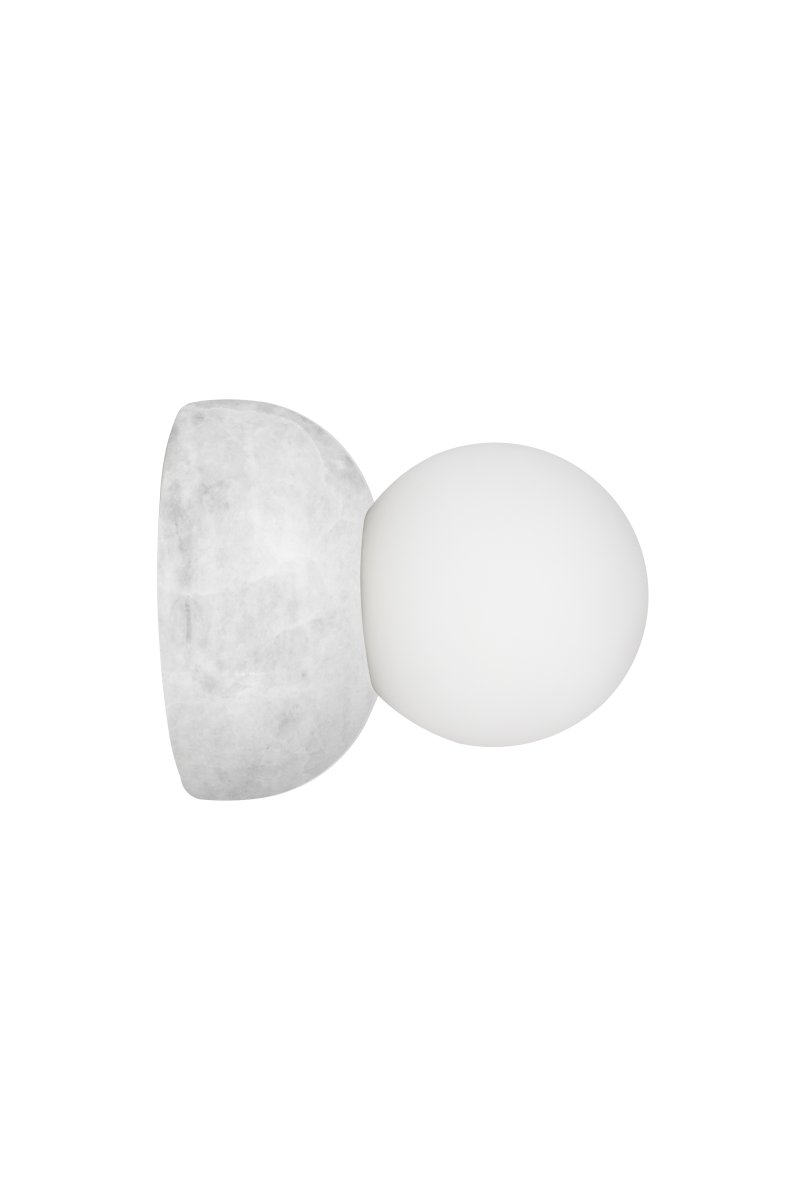 Torrano Ø13 Weißer Marmor badezimmerlampe Von Globen Lighting - Nutzen Sie sie neben dem Spiegel, an der Decke oder kreieren Sie Ihr eigenes, spannendes Arrangement aus mehreren Stücken an der Wand.
