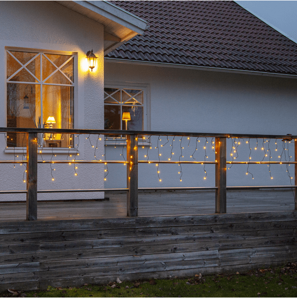 Eiszapfen-Lichterkette Golden Warm White 12m Schwarz Von Star Trading - Eiszapfenkette mit 480 LED-Lichtern mit wundersch&ouml;nem goldenen Glanz.