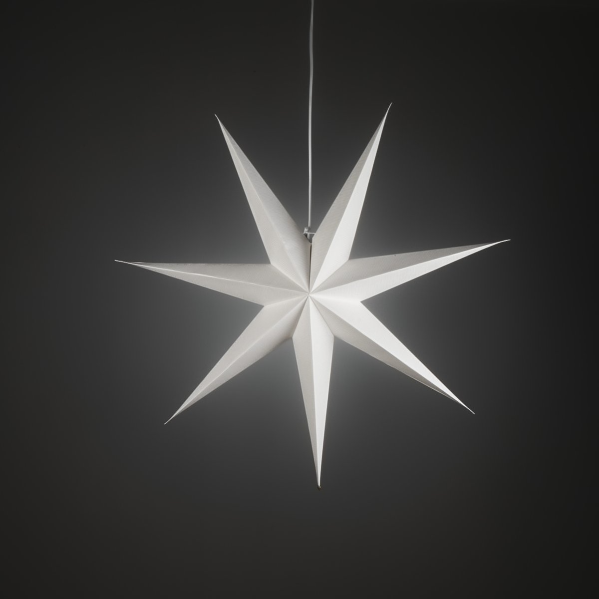 Papierstern Ø78 Weiß Von Konstsmide - Das schlichte, elegante Design verbreitet ein sanftes und angenehmes Licht, das in der Advents- und Weihnachtszeit f&uuml;r eine harmonische Stimmung sorgt.