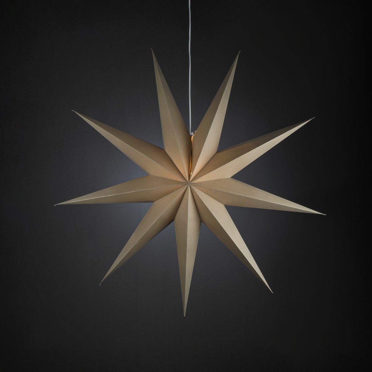Papierstern Ø115 Beige Von Konstsmide - Das schlichte, elegante Design verbreitet ein sanftes und angenehmes Licht, das in der Advents- und Weihnachtszeit f&uuml;r eine harmonische Stimmung sorgt.