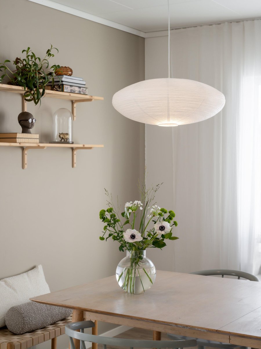 Yuni Lampenschirm Exkl. Aufhängung Ø58 Weiß hängelampe Von PR Home - Yuni hat die Form einer Ellipse mit einem Durchmesser von 58&nbsp;cm und einer H&ouml;he von 23&nbsp;cm.