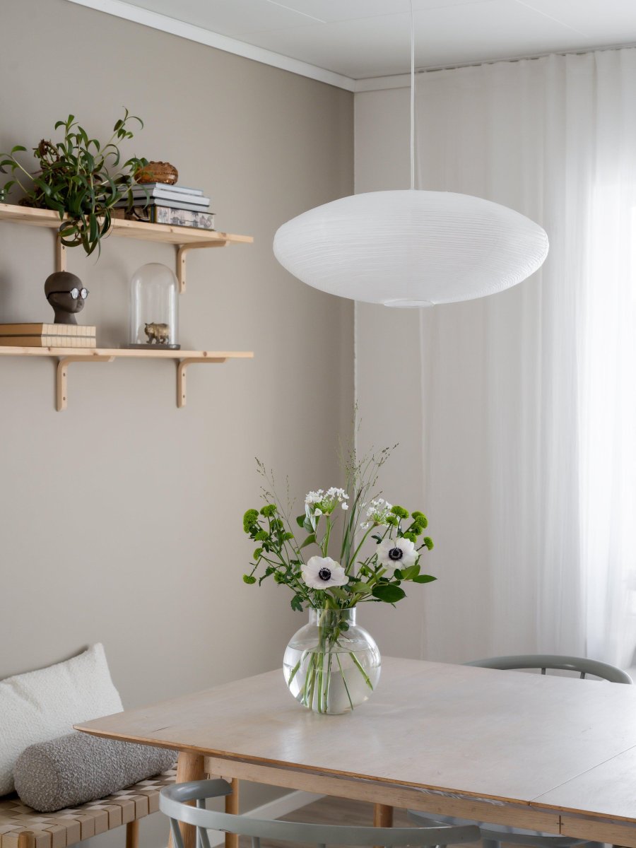 Yuni Lampenschirm Exkl. Aufhängung Ø58 Weiß hängelampe Von PR Home - Yuni hat die Form einer Ellipse mit einem Durchmesser von 58&nbsp;cm und einer H&ouml;he von 23&nbsp;cm.
