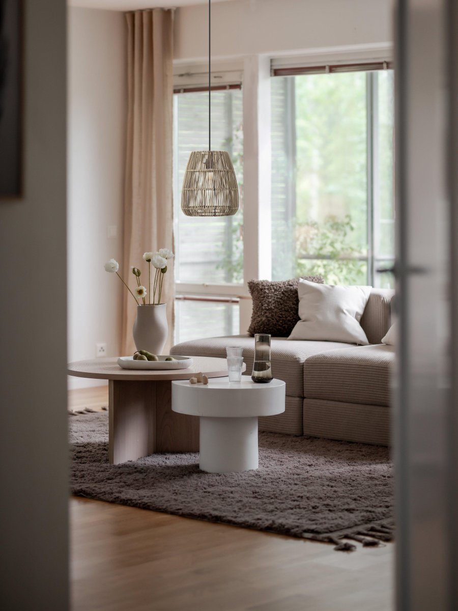 Saigon Ø28 Grau hängelampe Von PR Home - Saigon, ein Lampenschirm aus künstlichem Rattan.