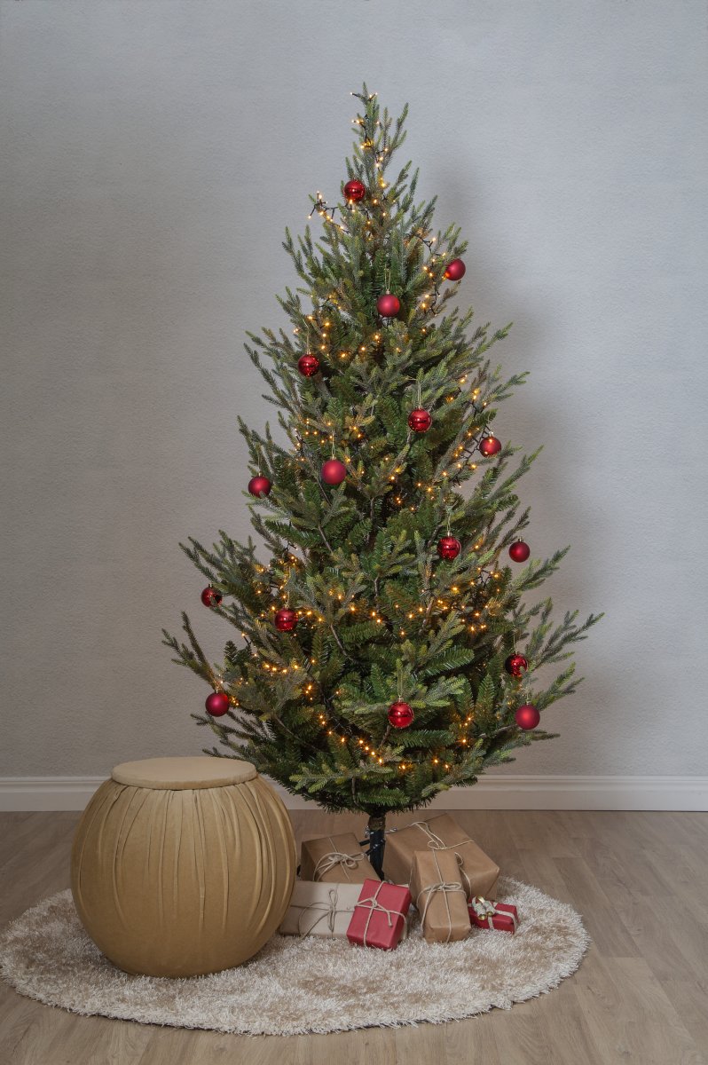 Uppsala 210cm Von Star Trading - Uppsala ist unser sehr naturgetreuer Kunstbaum mit nach oben geschwungenen, dichten Zweigen.