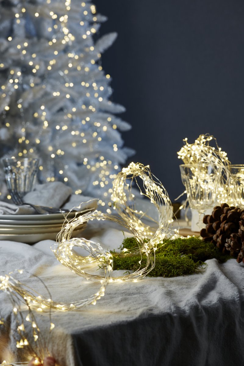 Calgary 250cm Weiß Von Star Trading - Wei&szlig;er Weihnachtsbaum mit einer H&ouml;he von 250 cm f&uuml;r den Innen- und Au&szlig;enbereich.