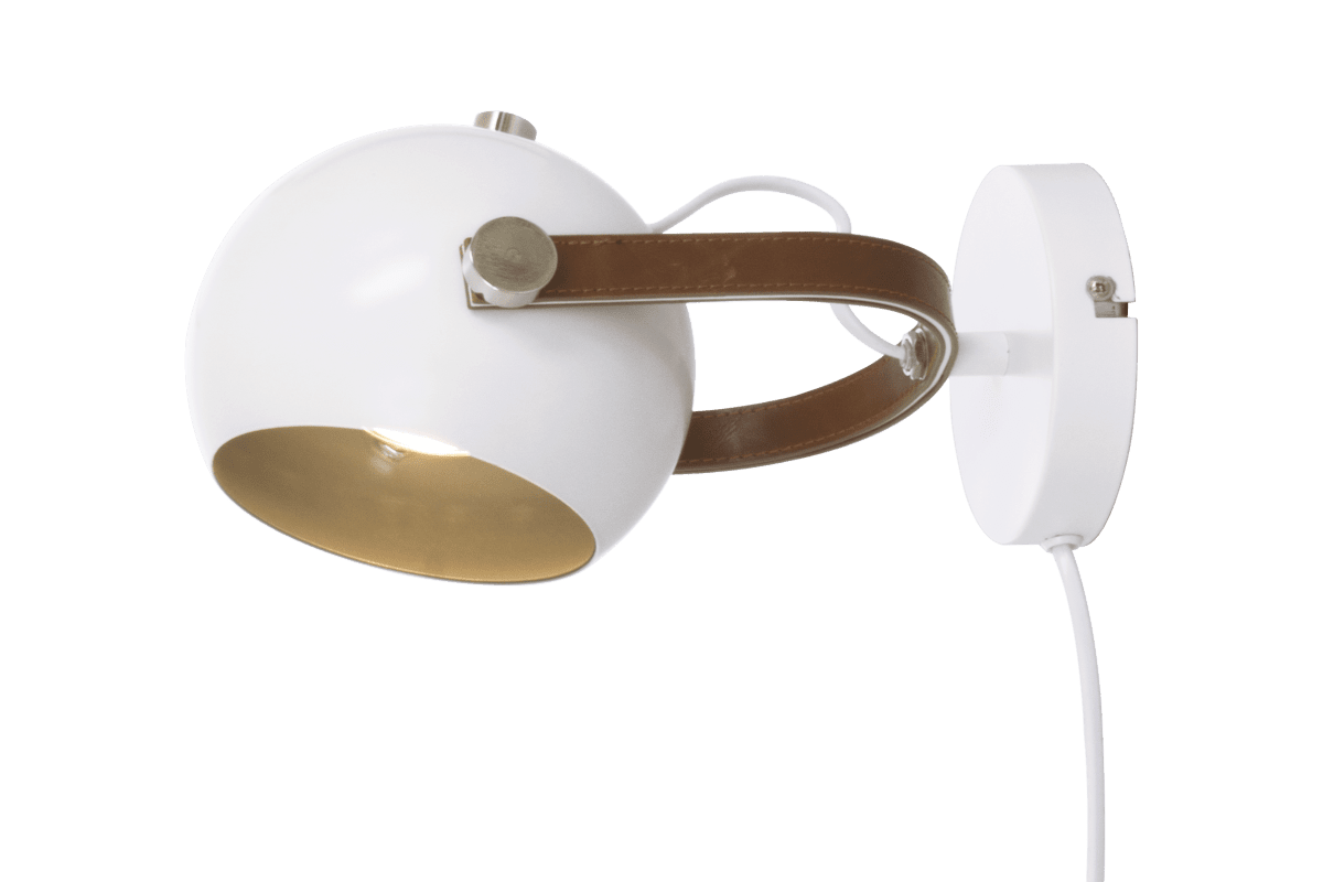 Bow Weiß leselampe Von Aneta Lighting - Bow-Wandleuchte aus weiß lackiertem Metall mit Details aus Chrom und schwarzem Leder.