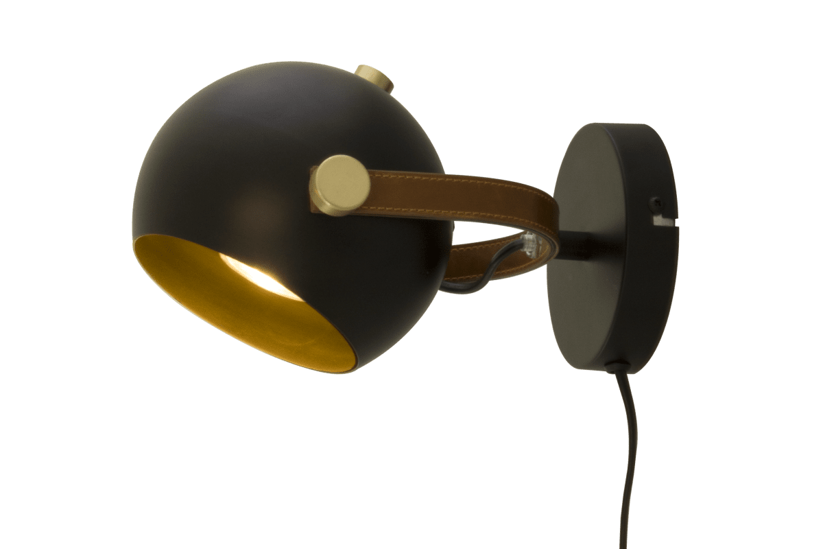 Bow Schwarz leselampe Von Aneta Lighting - Bow-Wandleuchte aus schwarz lackiertem Metall mit Details aus Messing und braunem Leder.