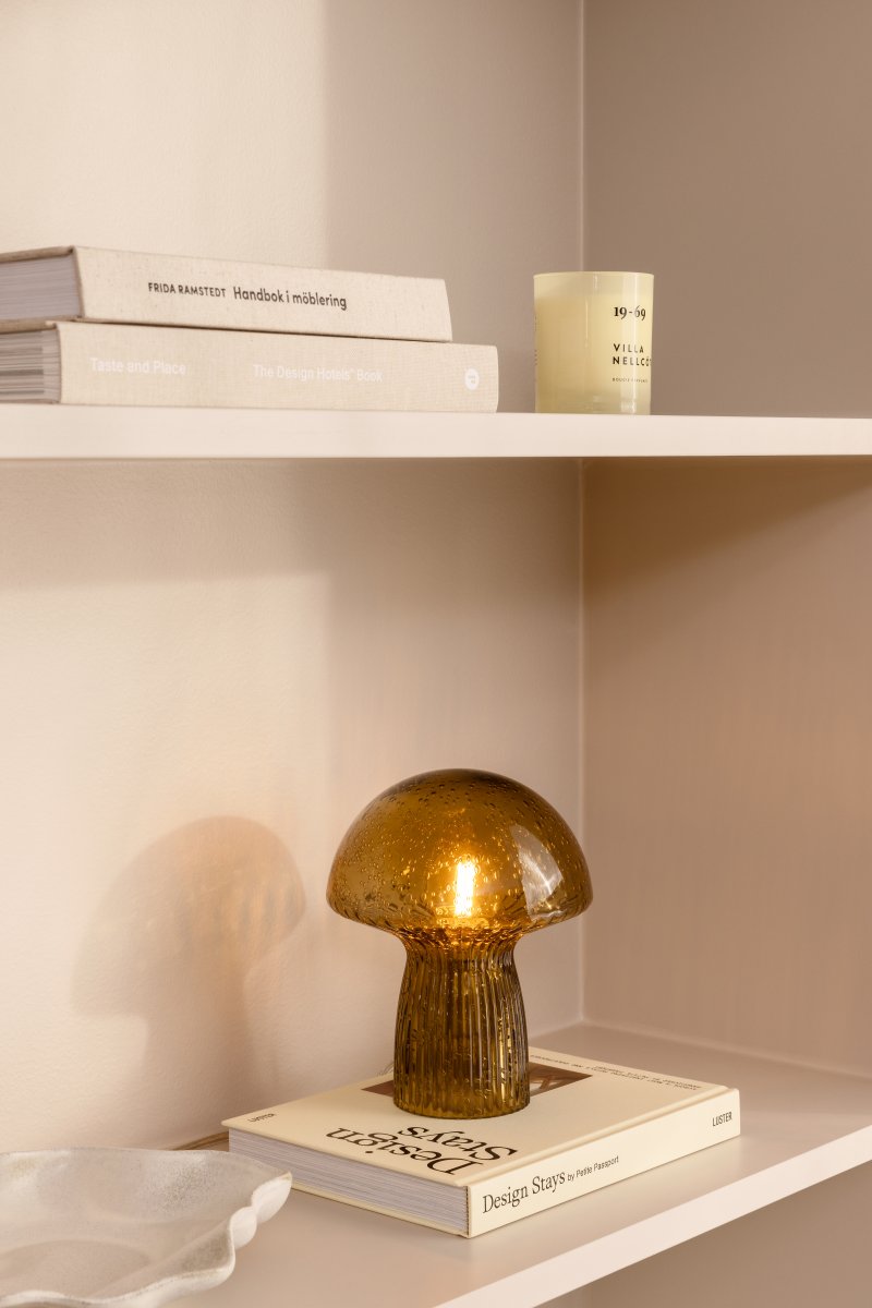 Fungo 20cm Braun tischlampe Von Globen Lighting - Jede Lampe ist mundgeblasen und ein Unikat, was zu Abweichungen in Farbe, Glasdicke und Blasenanzahl f&uuml;hrt.