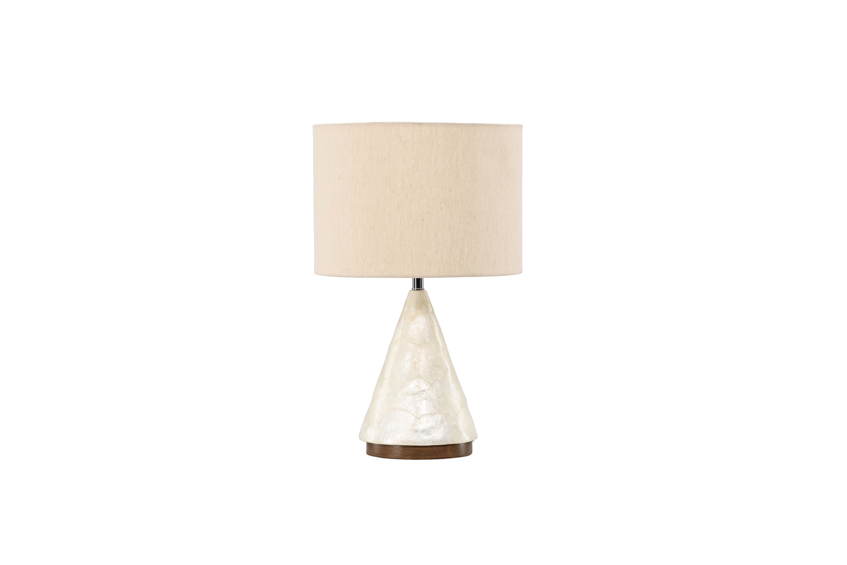 Donsö 55cm Beige tischlampe Von Venture Design - Mit einem Lampenschirm, der einen Durchmesser von etwa 35 cm hat, verbreitet Dons&ouml; ein sanftes und angenehmes Licht, das den Raum mit einer warmen Atmosph&auml;re erf&uuml;llt.