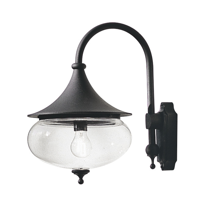 Libra Schwarz außenlampe Von Konstsmide - Die weichen Formen und der große Schirm aus klarem Glas verbreiten ein warmes und angenehmes Licht und schaffen so eine einladende Atmosphäre in Eingängen oder auf Terrassen.
