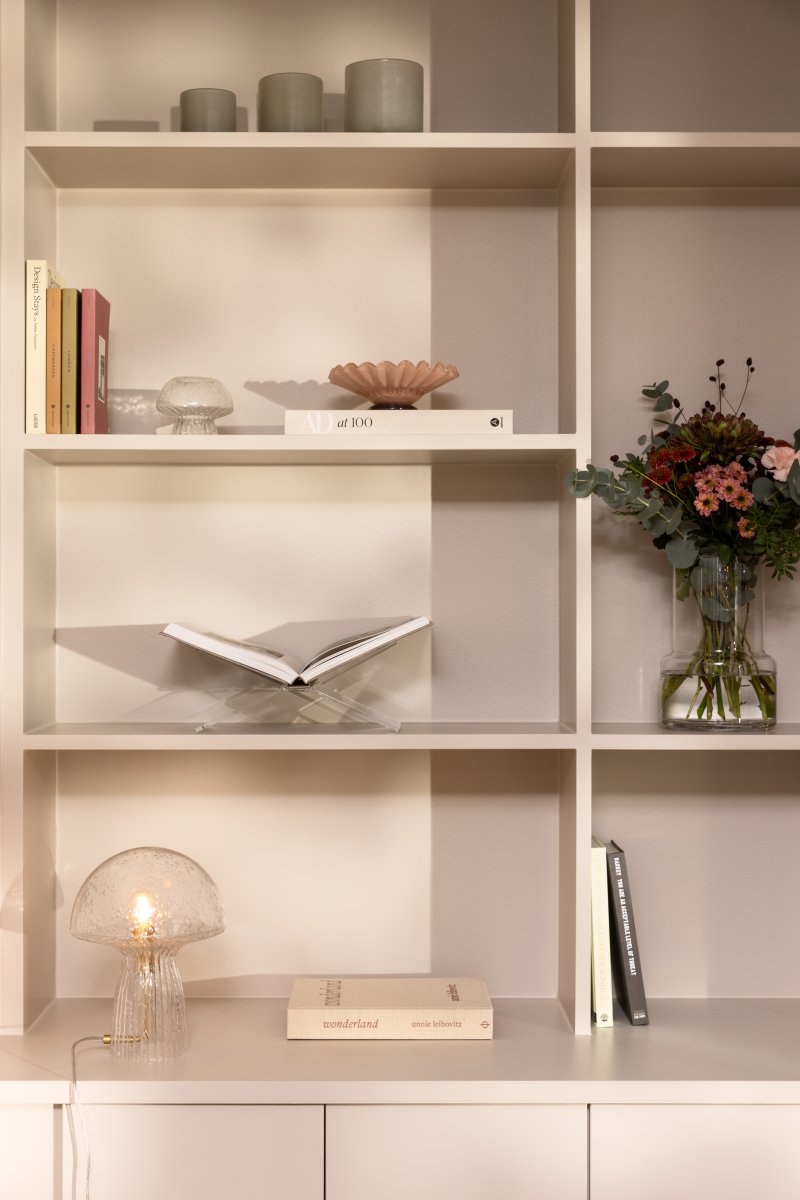 Fungo 30cm Transparent tischlampe Von Globen Lighting - Jede Lampe ist mundgeblasen und ein Unikat, was zu Abweichungen in Farbe, Glasdicke und Blasenanzahl f&uuml;hrt.