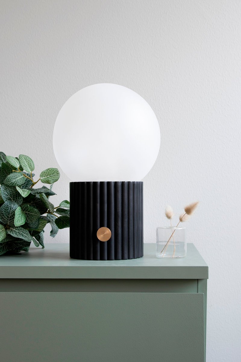 Hubble 32cm Schwarz tischlampe Von Globen Lighting - 