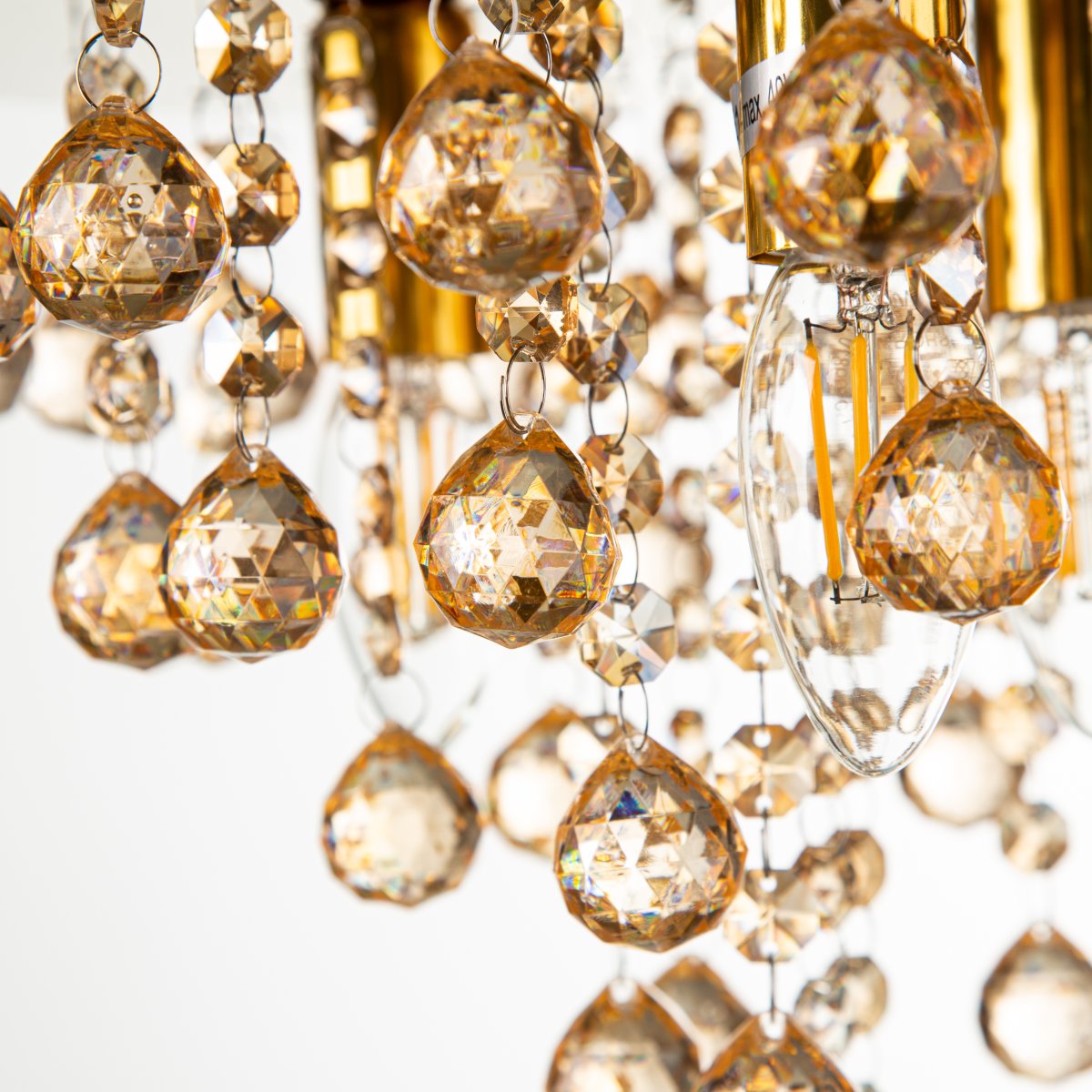 London Ø46 Gold deckenleuchte Von Globo Lighting - London &auml;r en elegant plafond i guld med dekorativa prismor.