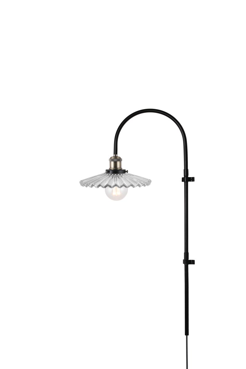 Cobbler 38cm Transparent/Schwarz wandlampe Von Globen Lighting - Der Durchmesser des Schirms beträgt 25 cm und die Gesamttiefe der Lampe von der Wand beträgt 38 cm.