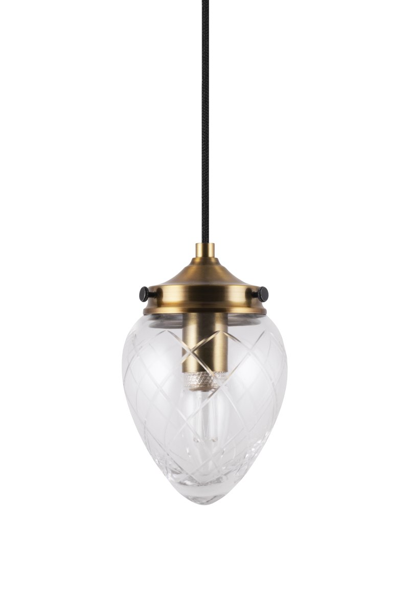 Juni Ø10 Altmessing/transparent fensterlampe Von Globen Lighting - Juni mit ihrem wunderschönen geschliffenen Glas und Metallschirm versetzt Sie zurück in die Zeit des frühen 20.