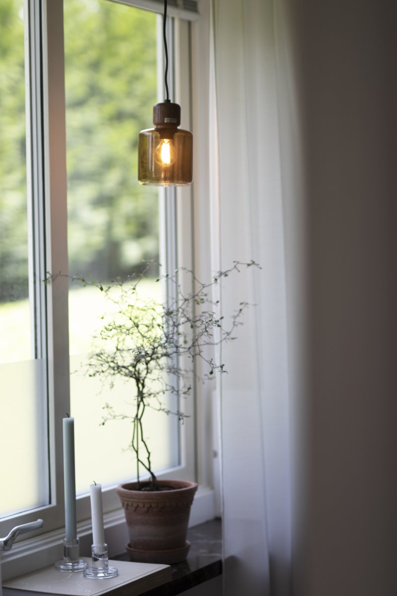 DOT Ø10 Braun Von Globen Lighting - Lieferung mit 3,5 m langem Textilkabel mit Netzschalter und Stecker.