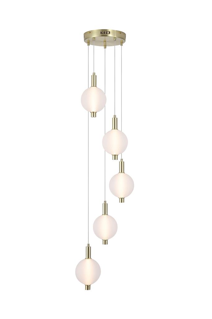 Luminique Ø47 Messing hängelampe Von Searchlight - Die Leuchte ist aus Metall mit einer Oberfl&auml;che aus satiniertem Messing gefertigt und verf&uuml;gt &uuml;ber f&uuml;nf mattierte Glasschirme mit integrierten LEDs.