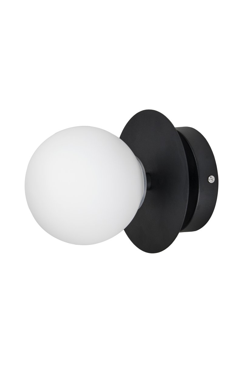 Art Deco Ø16 Schwarz und Weiß badezimmerlampe Von Globen Lighting - Sie ist IP44-zertifiziert und kann problemlos im Badezimmer installiert werden.