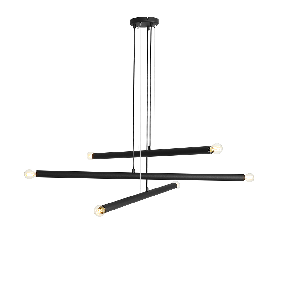 Tubo 6 100cm Schwarz hängelampe Von Artera - Sie besteht aus drei schmalen Metallröhren in elegantem Schwarz, die in unterschiedlichen Höhen und Winkeln angeordnet sind und so eine dynamische und luftige Optik erzeugen.