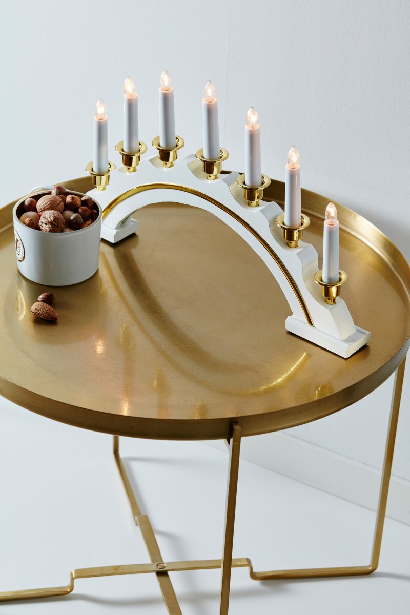 Celine Weiß Von Markslöjd - Der Celine Adventskerzenst&auml;nder Wei&szlig; ist ein zeitloser und eleganter Kerzenst&auml;nder f&uuml;r die Adventszeit.