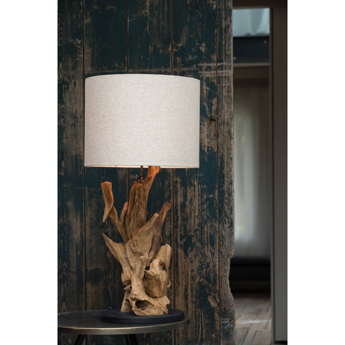 Ikal 50cm Holz lampenfuß Von Light & Living - Dieser Lampenfuß aus recycelten Teakwurzeln verleiht jedem Raum eine künstlerische und organische Note und verwandelt ihn in eine harmonische Oase.