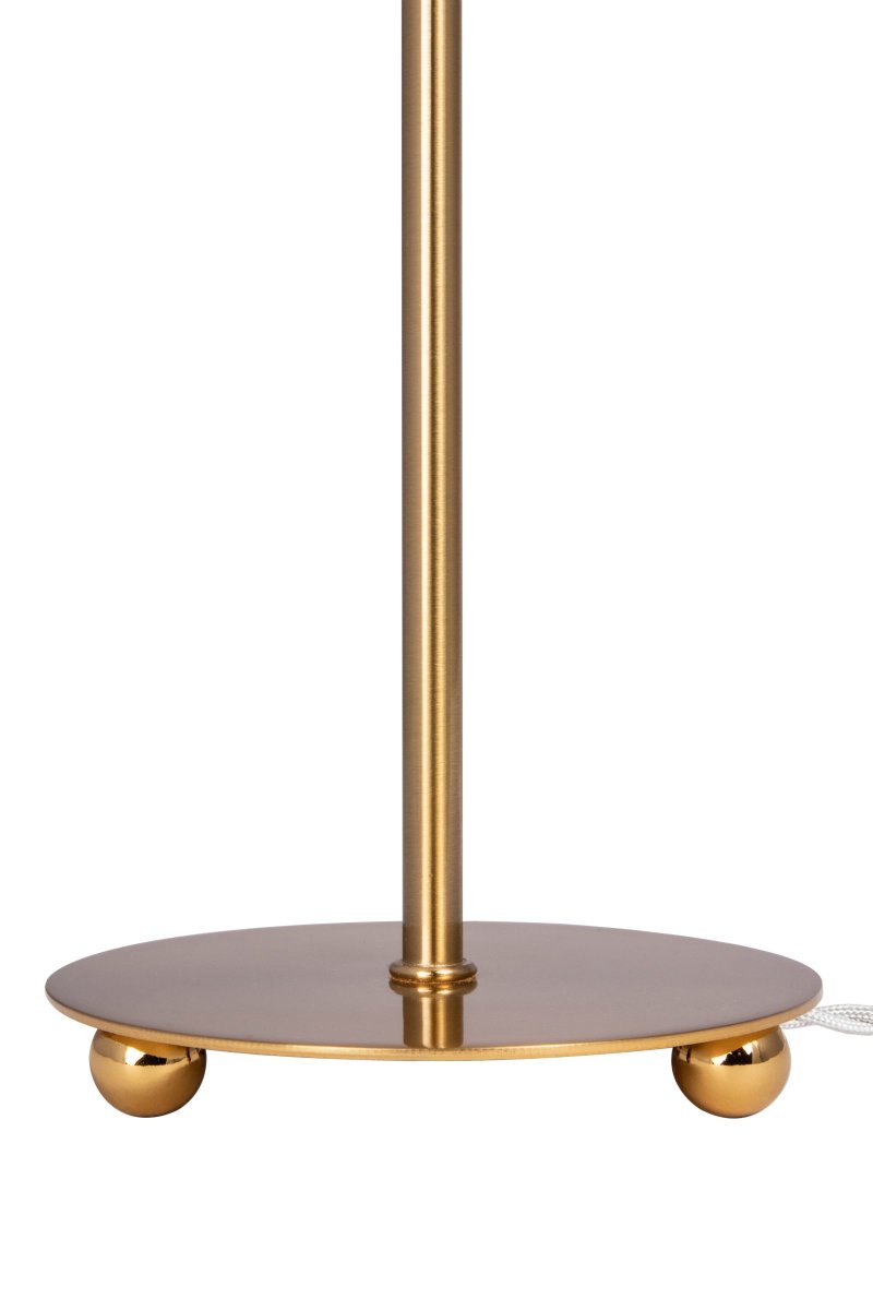 Edith 50cm Braun tischlampe Von Globen Lighting - Edith hat einen cremewei&szlig;en Plisseestoffton mit sch&ouml;nem Glanz und sch&ouml;nem Fall dank des gut gepolsterten Stoffes.