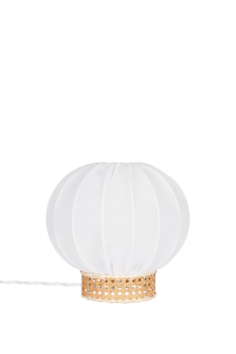 Yokohama 30cm Natur tischlampe Von Globen Lighting - Yokohama ist eine weiche und gem&uuml;tliche Tischlampe, die von asiatischen Kerzenlaternen inspiriert ist.