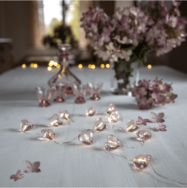 Lichterkette Valentine Rosa Von Star Trading - Wundersch&ouml;ne, batteriebetriebene Lichterkette mit facettierten rosa Herzen.