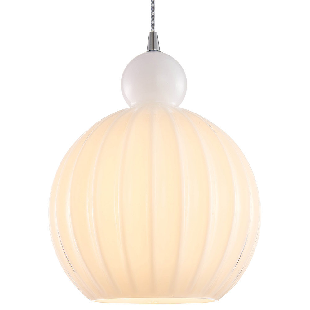Ball Ball Ø32 Opal hängelampe Von Halo Design - Ball Ball ist eine elegante Pendelleuchte aus Opalglas.