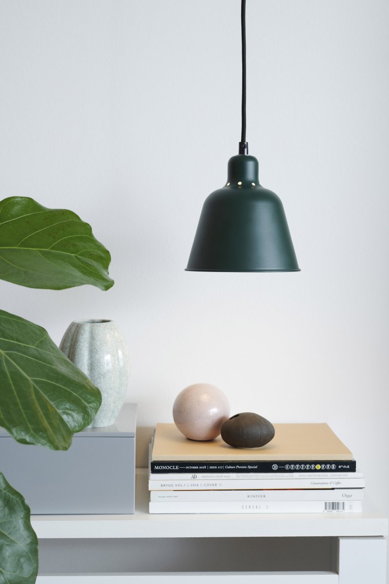 Carpenter Ø15 Grün hängelampe Von Halo Design - Capenter ist eine klassische Pendelleuchte im Retro-Design.
