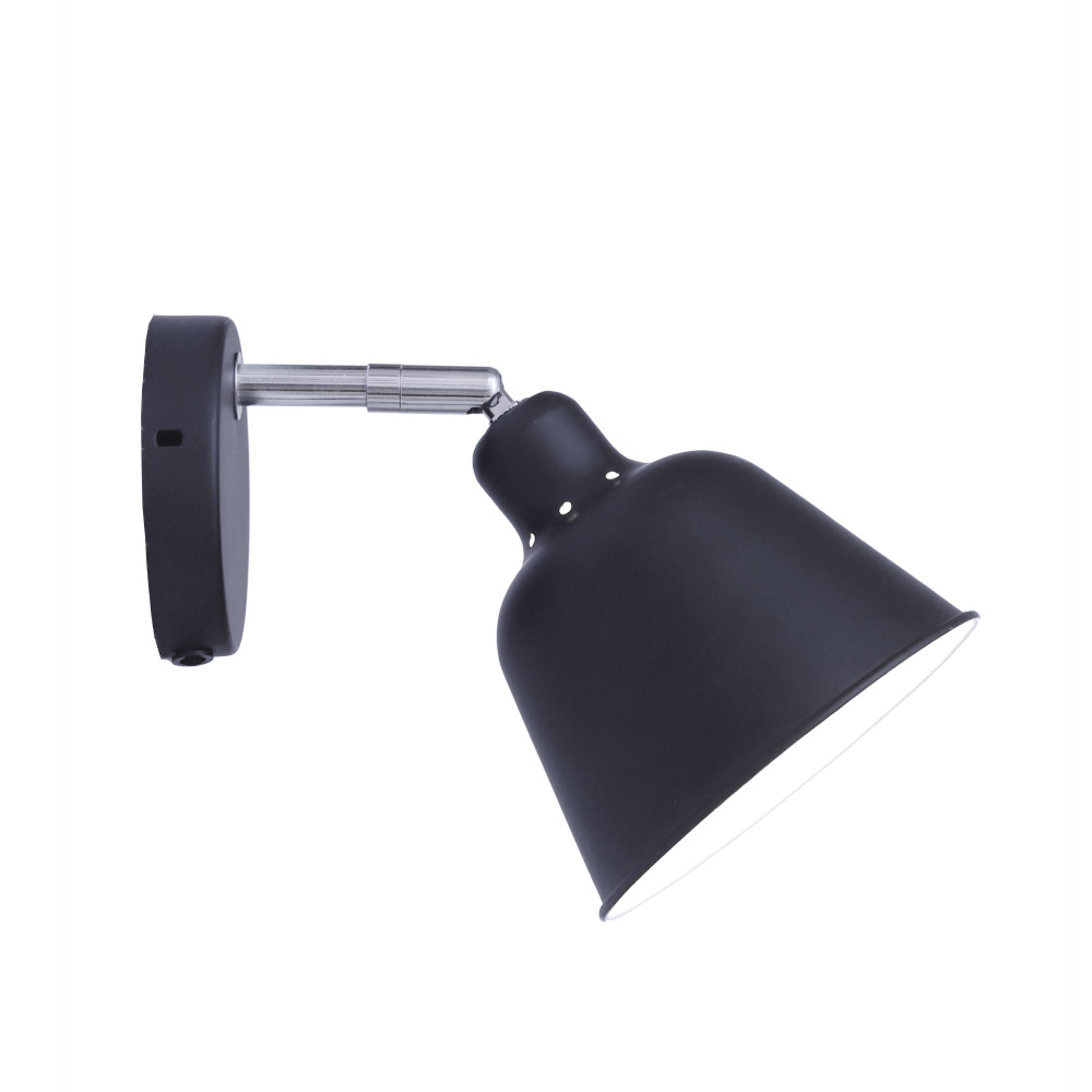 Carpenter Schwarz leselampe Von Halo Design - Carpenter ist eine stilvolle Wandleuchte aus schwarzem Metall.