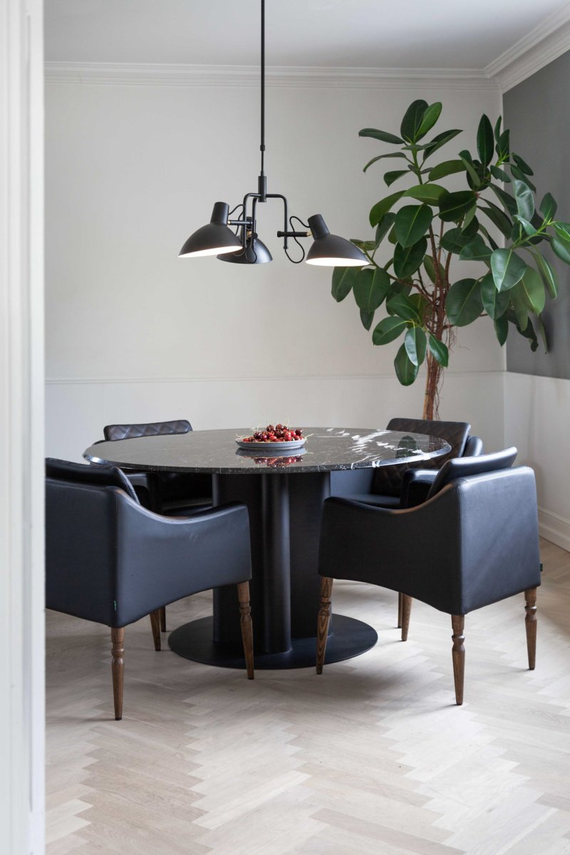 Metropole Ø73 Schwarz hängelampe Von Halo Design - Dank ihres vielseitigen Designs passen sie in jedes Zuhause und jeden Stil.