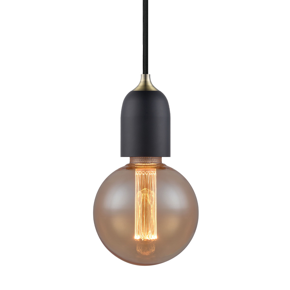 Classic Ø5 Schwarz hängelampe Von Halo Design - Wir empfehlen, mehrere in einer Gruppe über dem Esstisch oder als Pendelleuchte im Schlafzimmer über den Nachttischen zu platzieren, oder warum nicht in einer Ecke des Wohnzimmers, wo ein wenig zusätzliche gemütliche Beleuchtung benötigt wird.