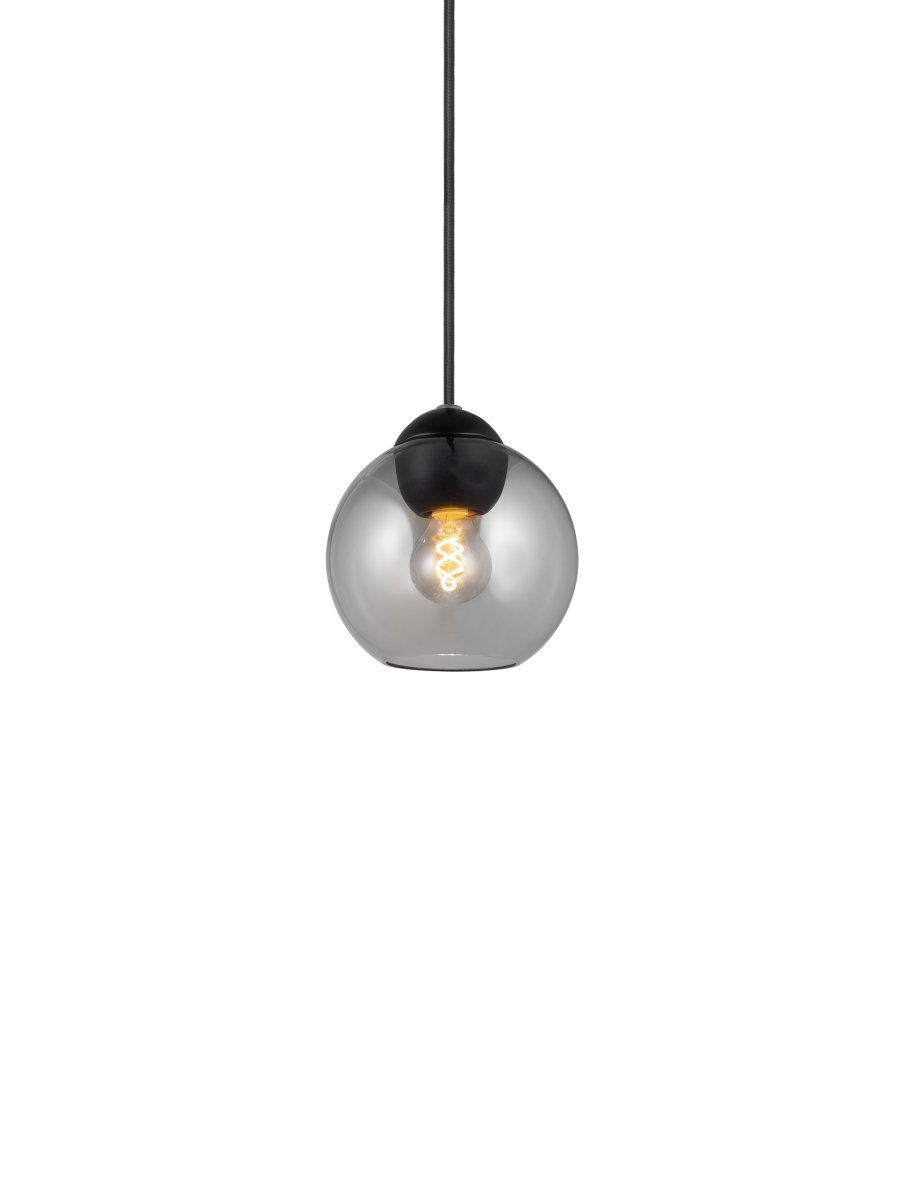 Bubbles Ø14 Rauchfarben hängelampe Von Halo Design - Die schlichte Form der Bubbles-Lampe verleiht ihr ein wunderschönes Design.