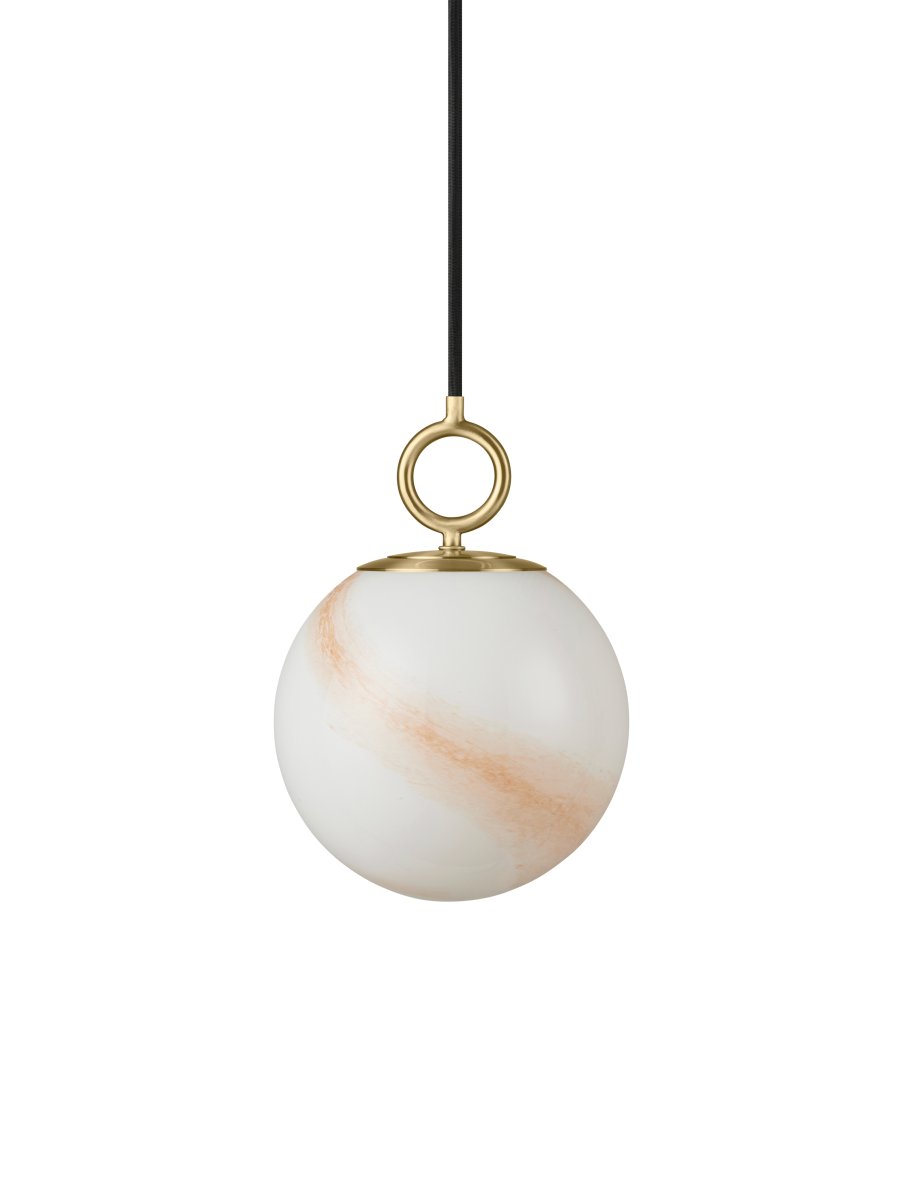 Stockholm Ø18 Braun hängelampe Von Halo Design - Stockholm ist nicht nur eine Lampe, sondern ein stilvolles Einrichtungsdetail, das Ihrem Zuhause eine exklusive Note verleiht.