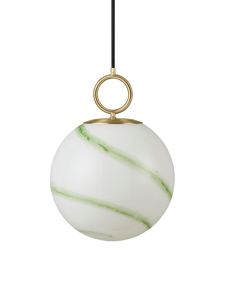 Stockholm Ø25 Grün hängelampe Von Halo Design - Stockholm ist nicht nur eine Lampe, sondern ein stilvolles Einrichtungsdetail, das Ihrem Zuhause eine exklusive Note verleiht.