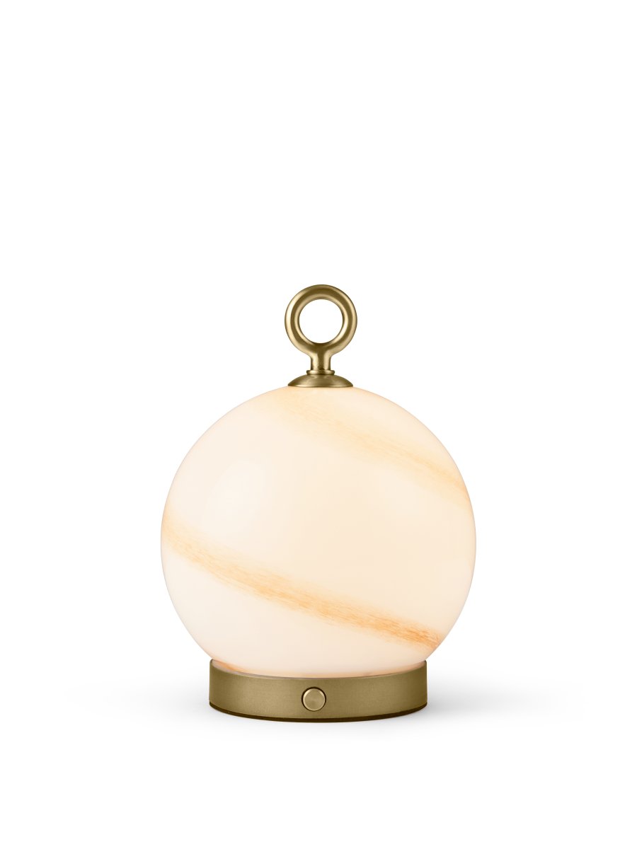 Stockholm 20cm Braun tragbare Von Halo Design - Es hat die Schutzart IP44 und kann sowohl im Innen- als auch im Außenbereich verwendet werden (sollte jedoch im Innenbereich aufbewahrt und aufgeladen werden).