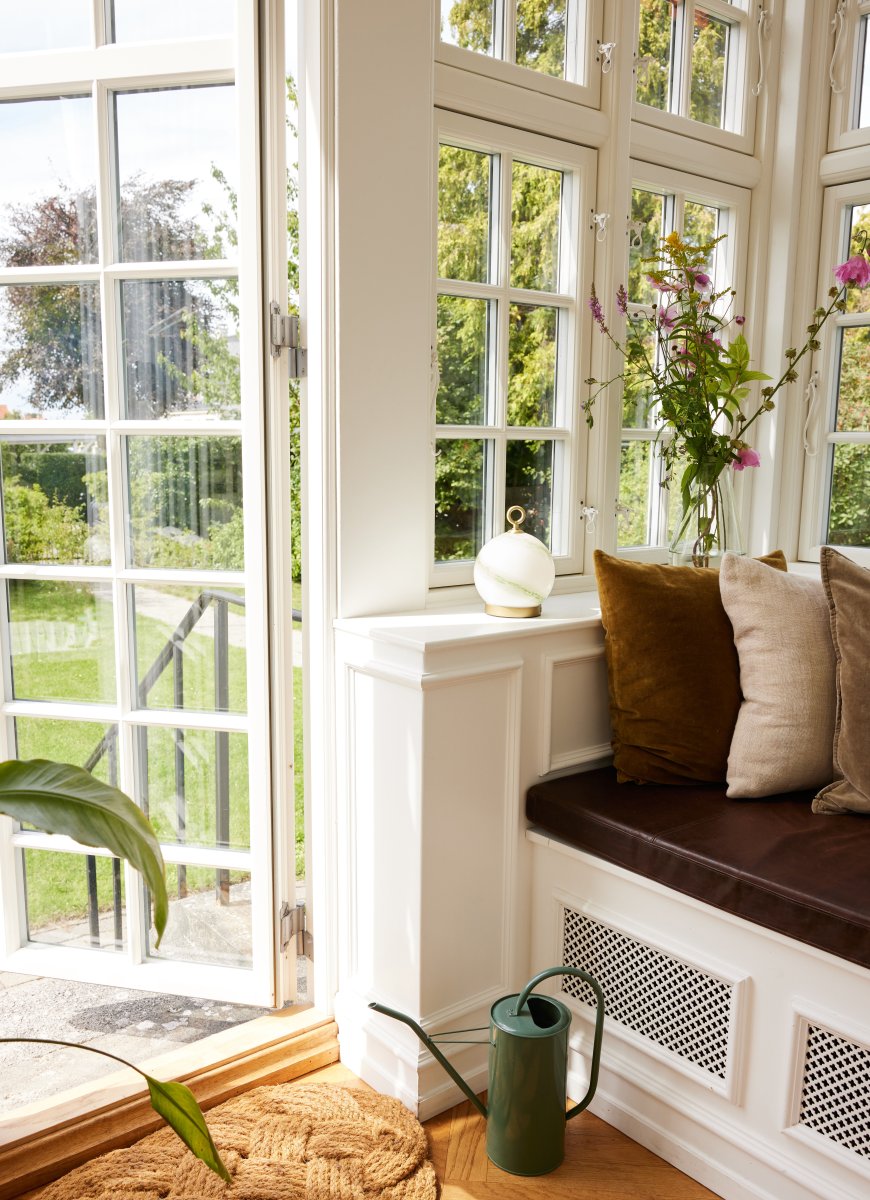 Stockholm 20cm Grün tragbare Von Halo Design - Es hat die Schutzart IP44 und kann sowohl im Innen- als auch im Außenbereich verwendet werden (sollte jedoch im Innenbereich aufbewahrt und aufgeladen werden).