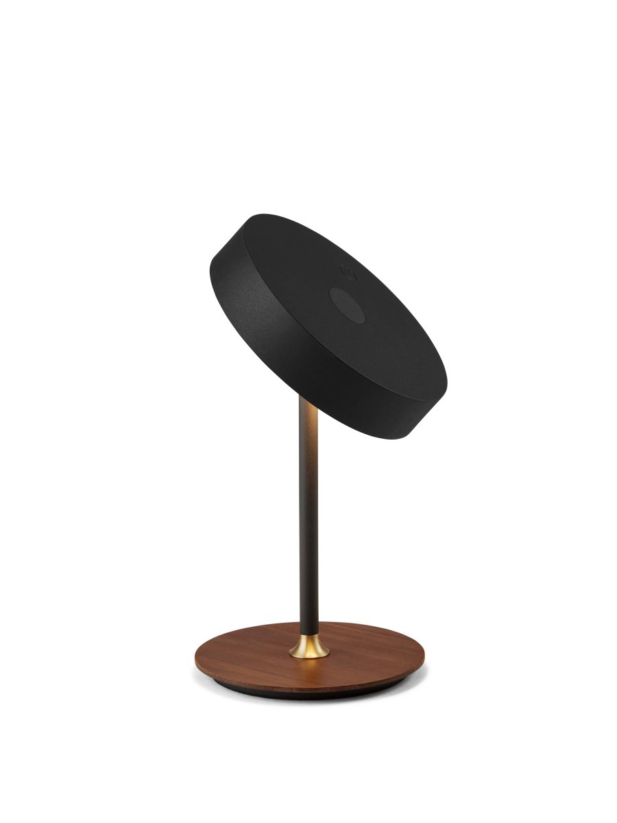 On The Move 20cm Schwarz tragbare Von Halo Design - Durch die dreistufige Dimmbarkeit lässt sich das Licht bedarfsgerecht anpassen und stellt somit eine funktionale und stilvolle Lichtlösung dar.