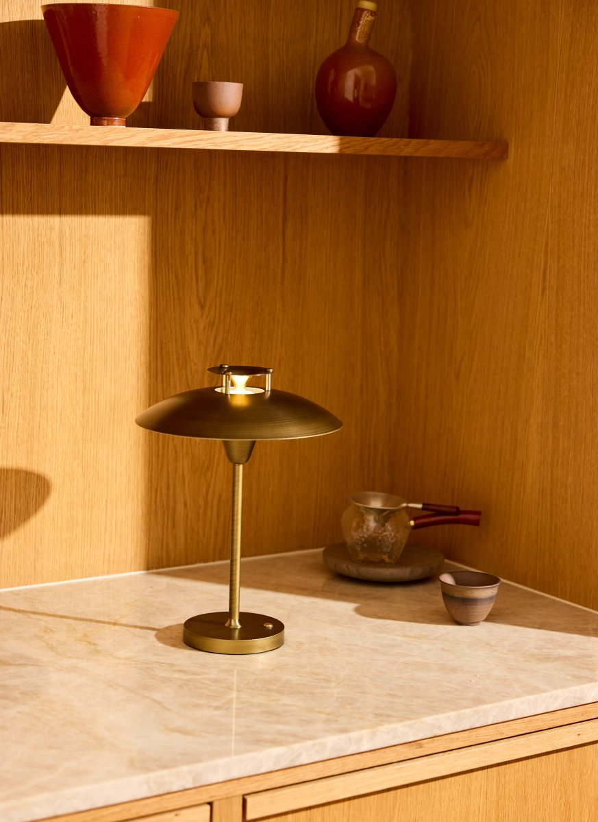 Stepp One-Two -Three 30cm Antiquität tragbare Von Halo Design - Die Lampe hat die Schutzart IP45 und ist somit vor Feuchtigkeit und Staub geschützt.