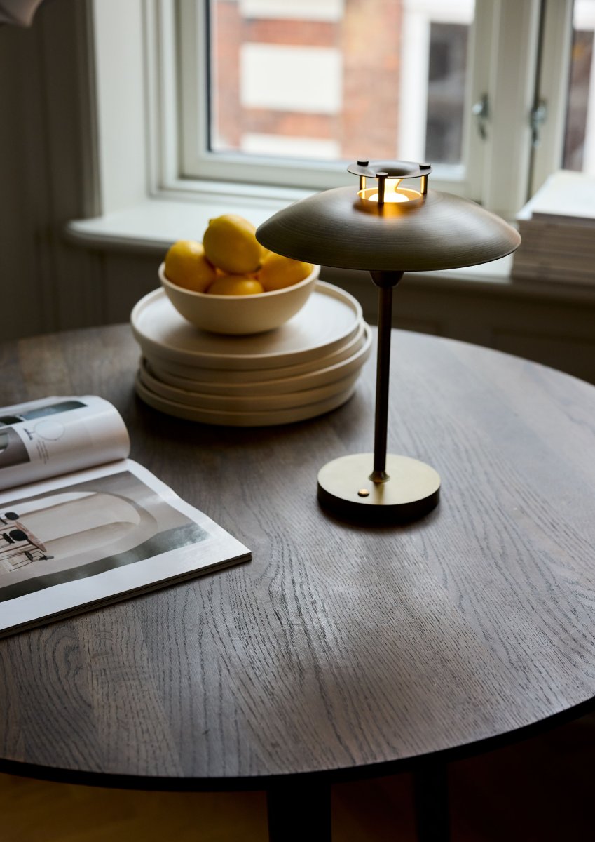 Stepp One-Two -Three 30cm Antiquität tragbare Von Halo Design - Die Lampe hat die Schutzart IP45 und ist somit vor Feuchtigkeit und Staub geschützt.