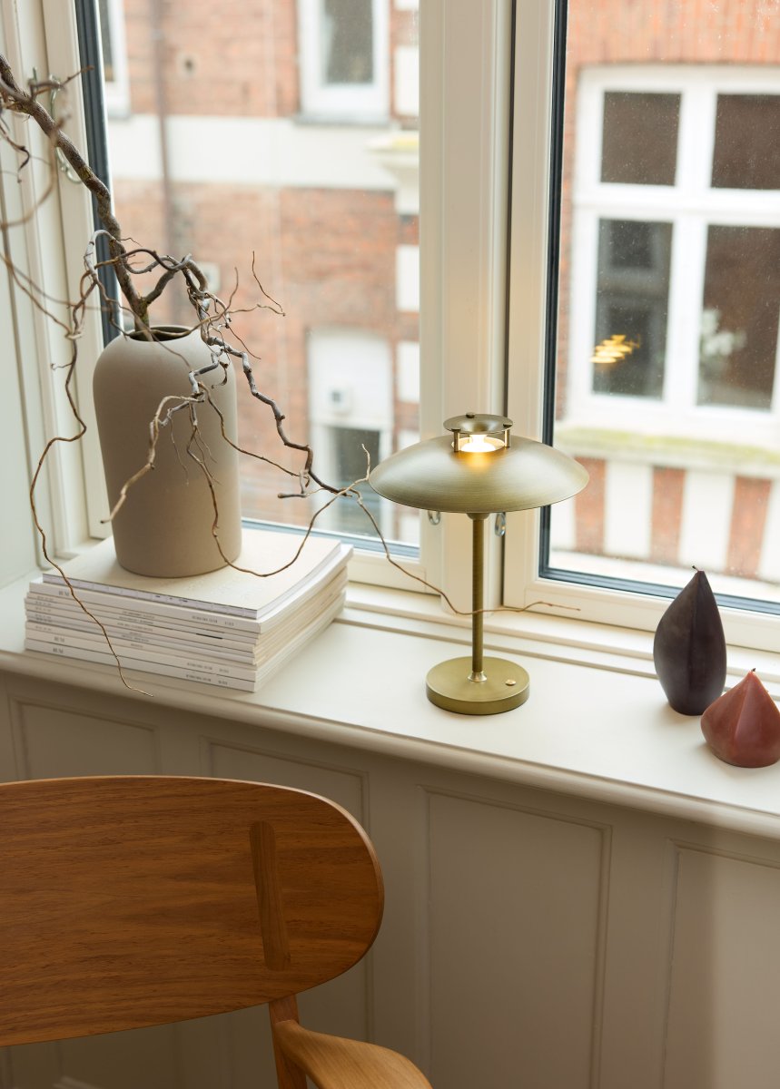 Stepp One-Two -Three 30cm Antiquität tragbare Von Halo Design - Die Lampe hat die Schutzart IP45 und ist somit vor Feuchtigkeit und Staub geschützt.