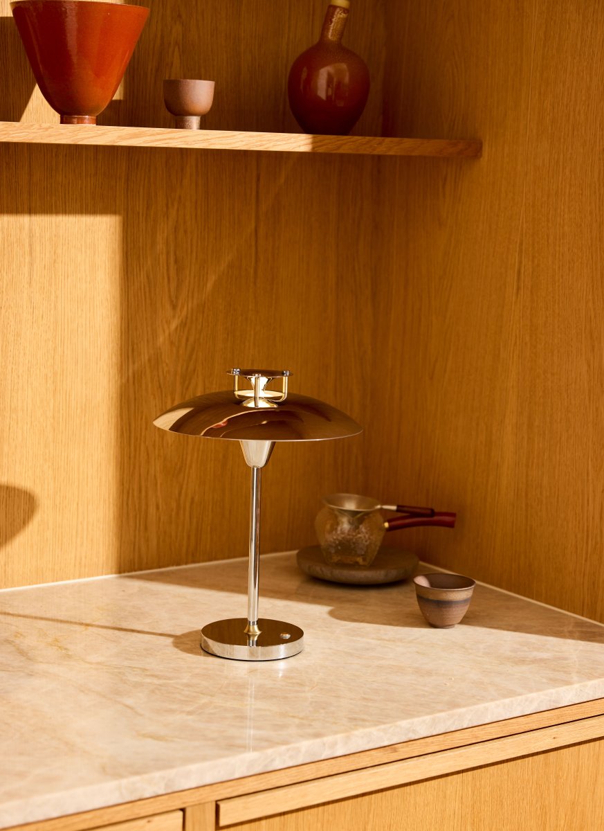 Stepp One-Two -Three 30cm Chrom tragbare Von Halo Design - Die Lampe hat die Schutzart IP45 und ist somit vor Feuchtigkeit und Staub geschützt.