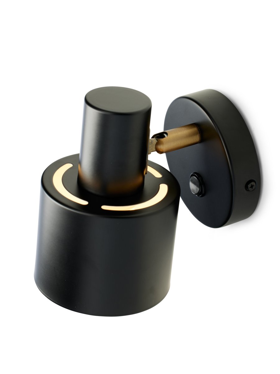 Vogue Schwarz leselampe Von Halo Design - Vogue ist die stilvolle Wahl für alle, die eine Lampe suchen, die sowohl das Interieur aufwertet als auch einen praktischen Zweck erfüllt.