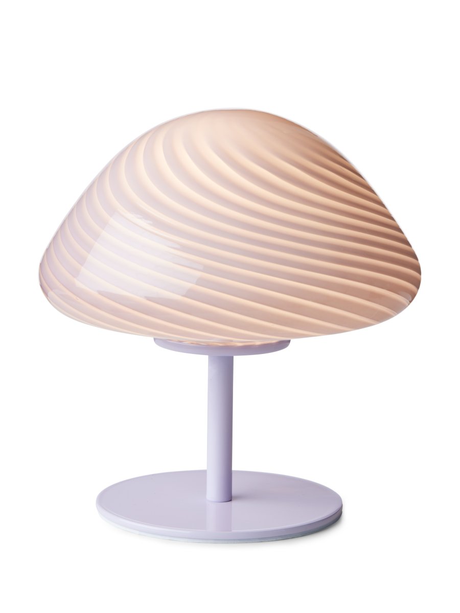 Mini Mush 17cm Lila tischlampe Von Halo Design - Mini Mush ist eine charmante und stilvolle Tischlampe, die von den Formen der Natur inspiriert ist.