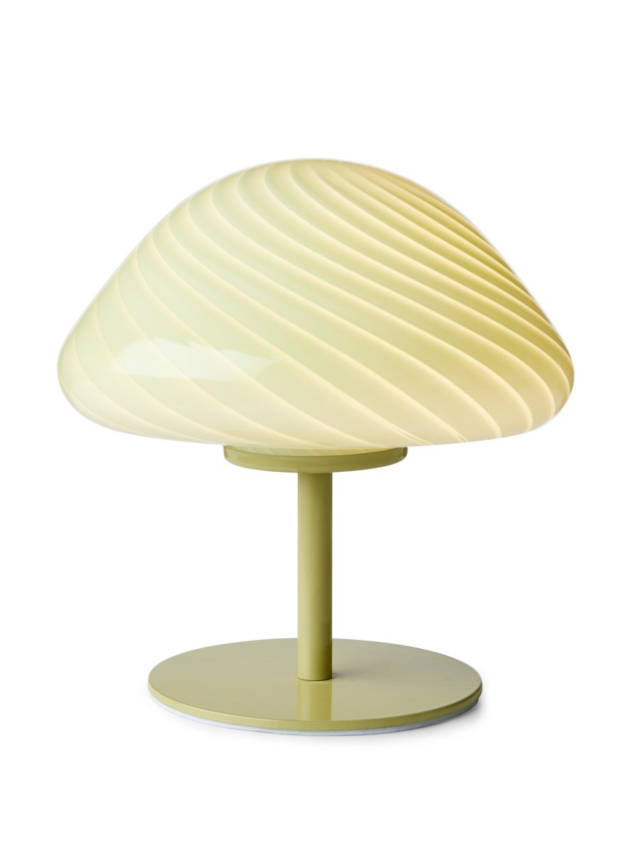 Mini Mush 17cm Olive tischlampe Von Halo Design - Mini Mush ist eine charmante und stilvolle Tischlampe, die von den Formen der Natur inspiriert ist.