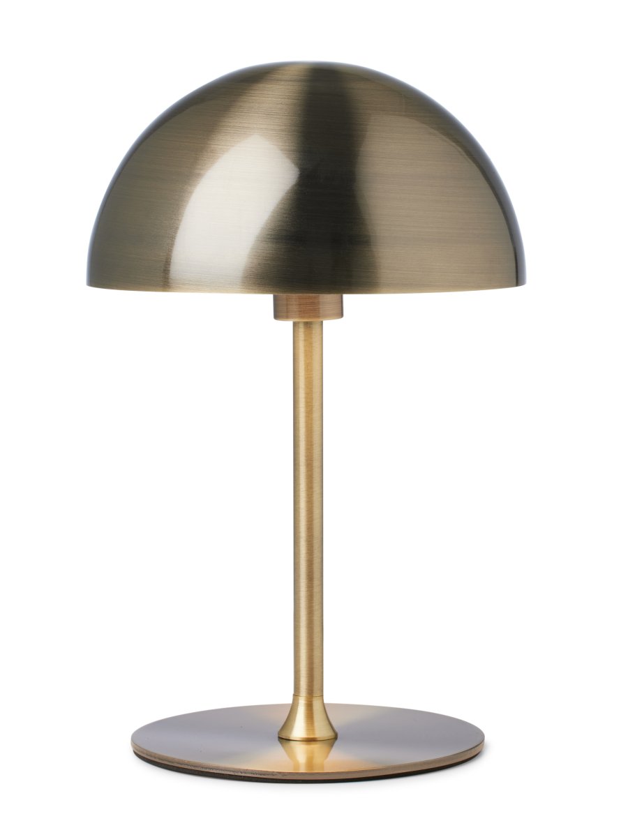Boogie 25cm Antikes Messing tischlampe Von Halo Design - Das Metall mit antikem Messing-Finish verleiht dem Raum Eleganz.
